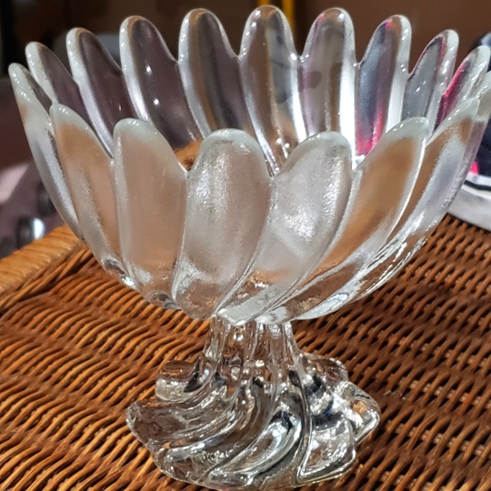 Walther Glass Pedestal Swirl Bowl